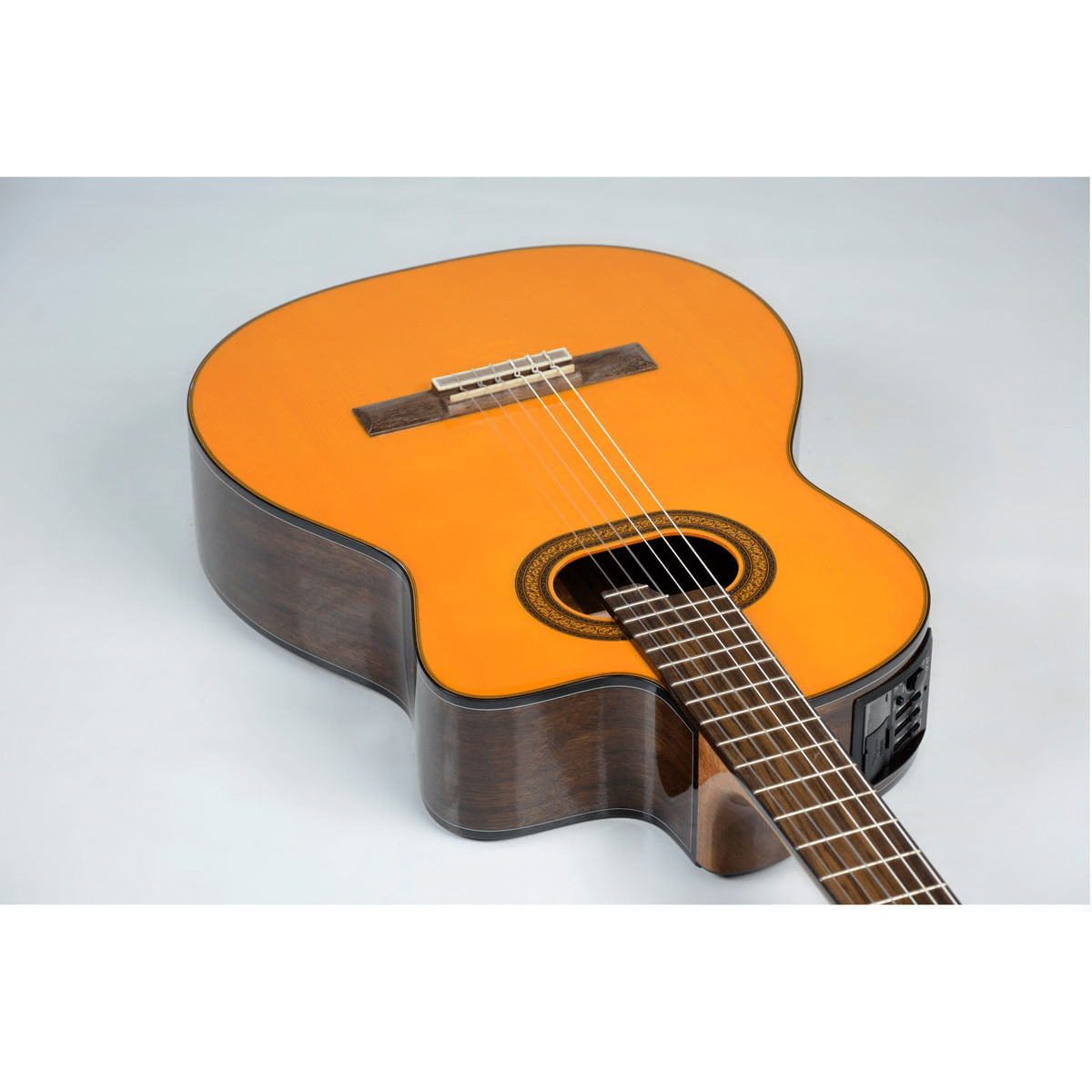 Violao-Eletroacustico-Cutaway-GC-6CE-N----Takamine-4 Violao-Eletroacustico-Cutaway-GC-6CE-N----Takamine-4