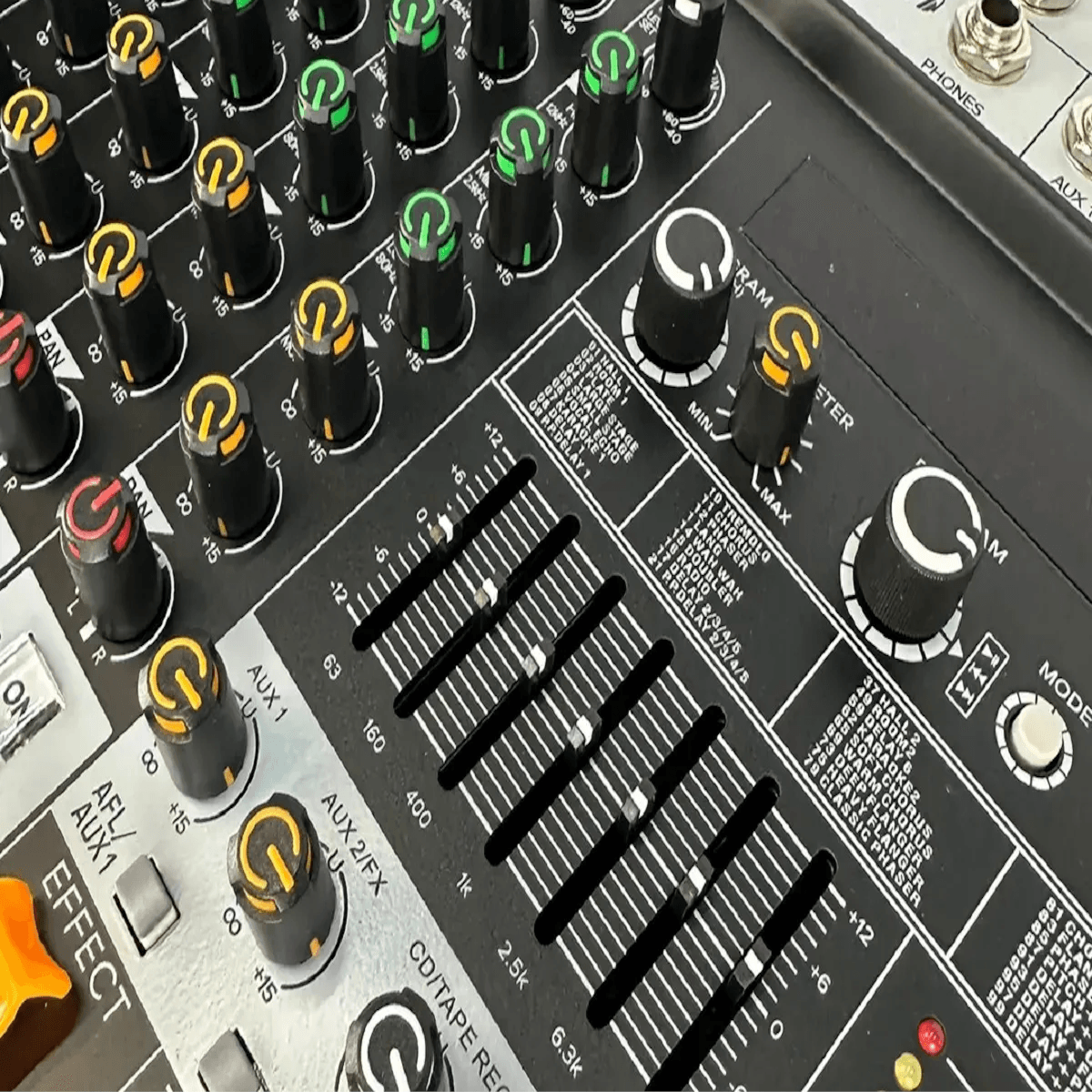 Mesa-de-Som-16-Canais-Com-Bluetooth-EFX-e-USB-MGB-16-USB---NXA-5 Mesa-de-Som-16-Canais-Com-Bluetooth-EFX-e-USB-MGB-16-USB---NXA-5